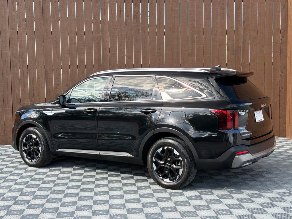 Used 2024 Kia Sorento S w/ Panoramic Sunroof Package FWD image 15