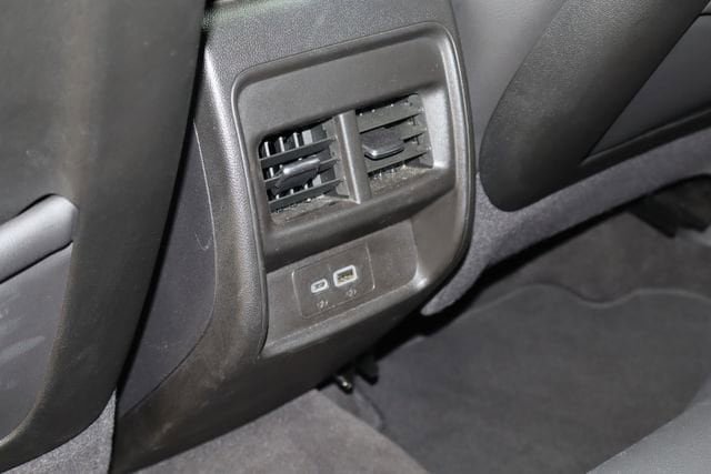 Used 2025 Cadillac XT4 Premium Luxury FWD image 17