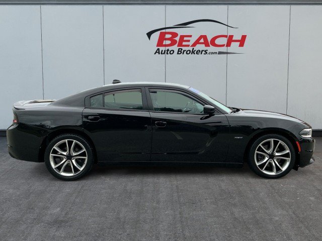 Used 2015 Dodge Charger R/T w/ Plus Group RWD image 9
