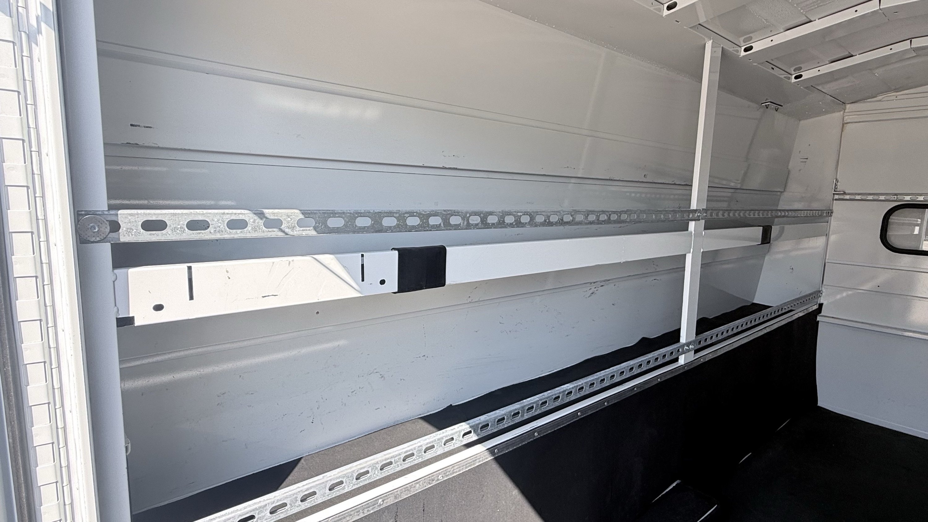 Used 2020 Mercedes-Benz Sprinter 3500 w/ Premium Package image 17