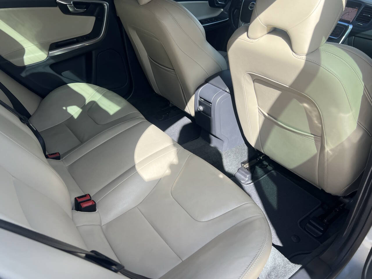Used 2018 Volvo S60 T5 Dynamic w/ Vision Package FWD image 24