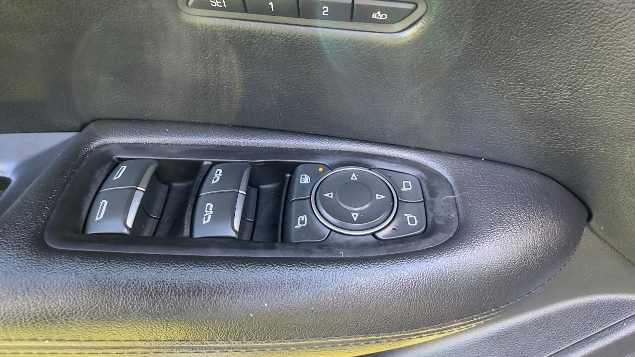 Used 2018 Cadillac XT5 Luxury w/ Driver Awareness Package image 19