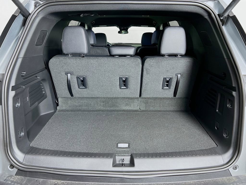 New 2026 Chevrolet Traverse LT w/ LPO, Floor Liner Package image 26