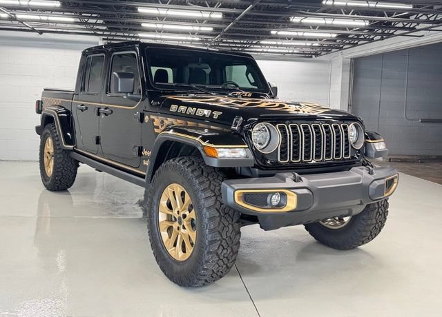 Used 2025 Jeep Gladiator Sport AWD/4WD image 8