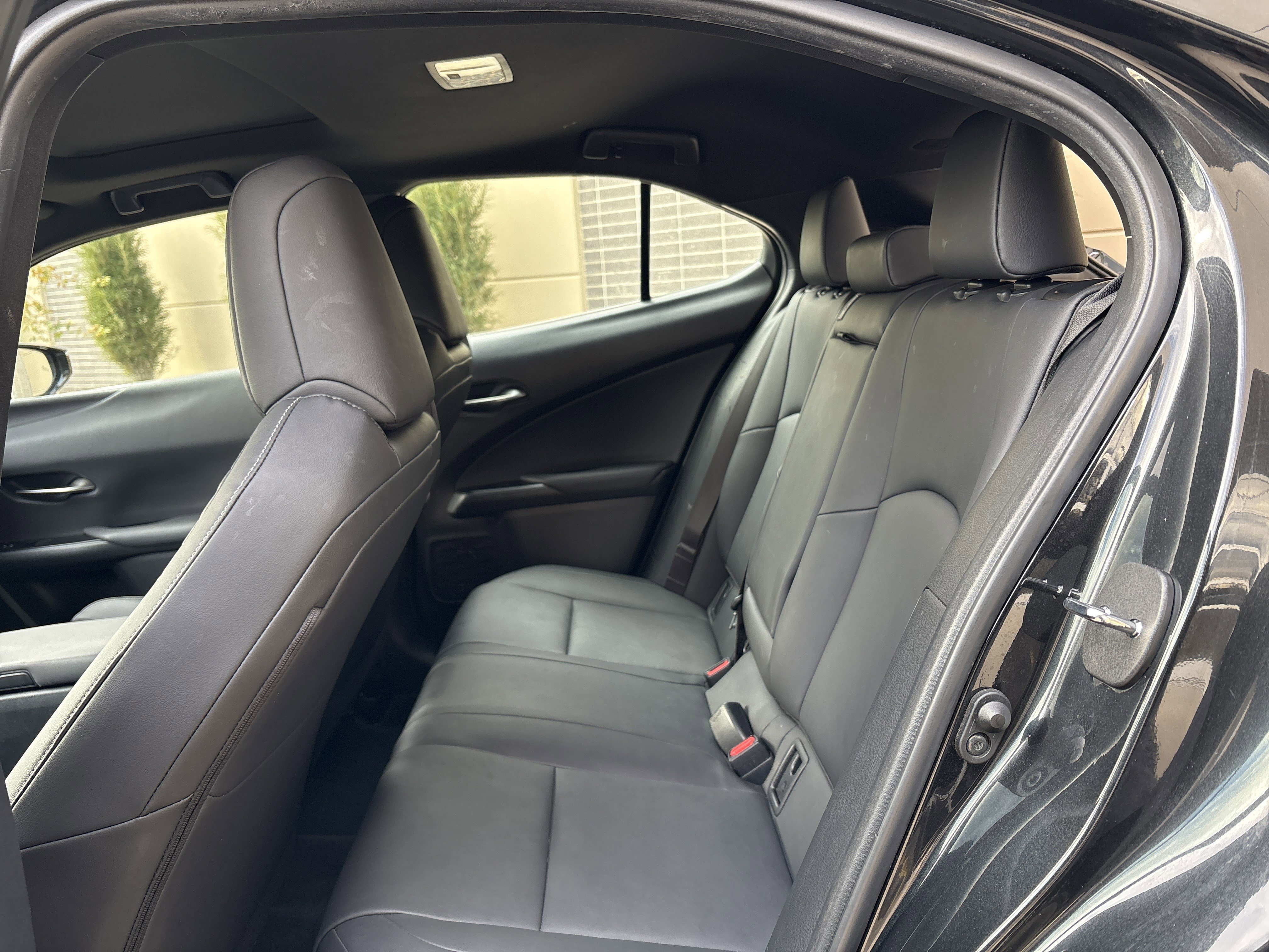 Used 2021 Lexus UX 250h w/ Premium Package image 31