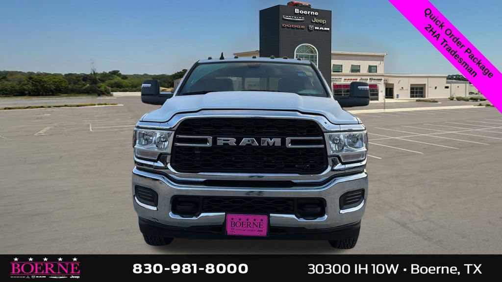 Used 2024 RAM 3500 Tradesman w/ Chrome Appearance Group AWD/4WD image 8