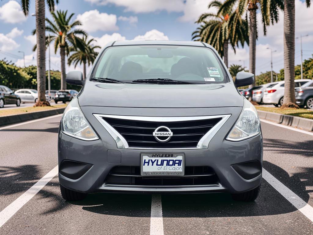 Used 2016 Nissan Versa S FWD image 3