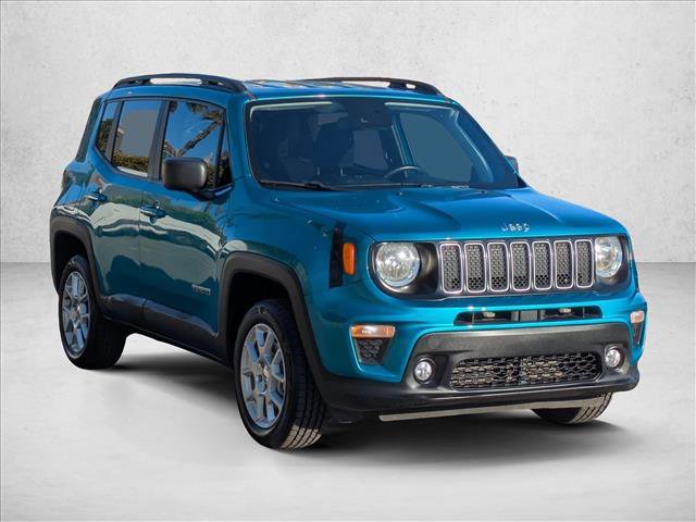 Used 2022 Jeep Renegade Latitude w/ Convenience Group AWD/4WD image 3