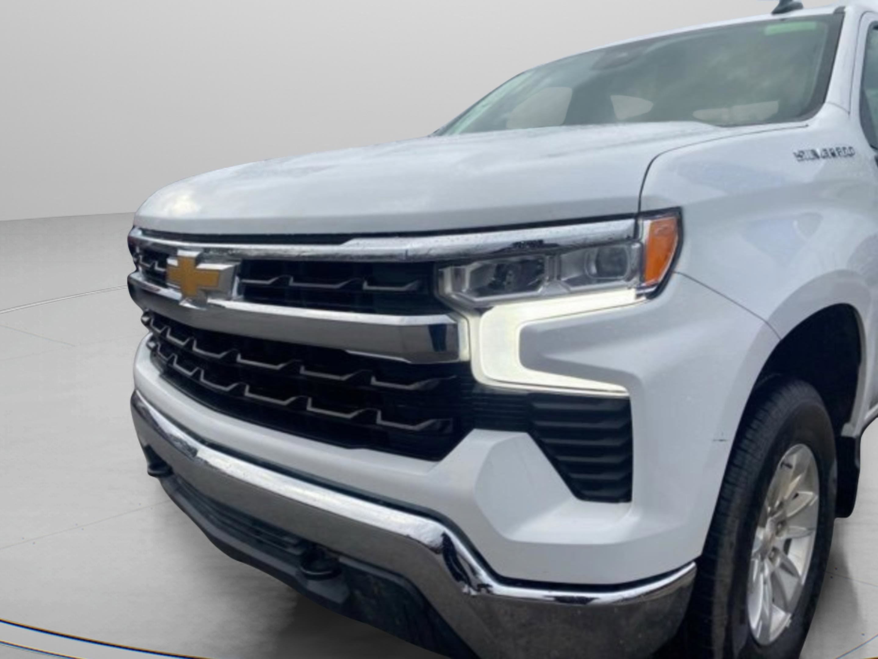 Used 2025 Chevrolet Silverado 1500 LT image 4