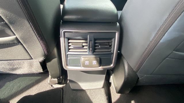 Used 2022 Subaru Forester Premium image 14