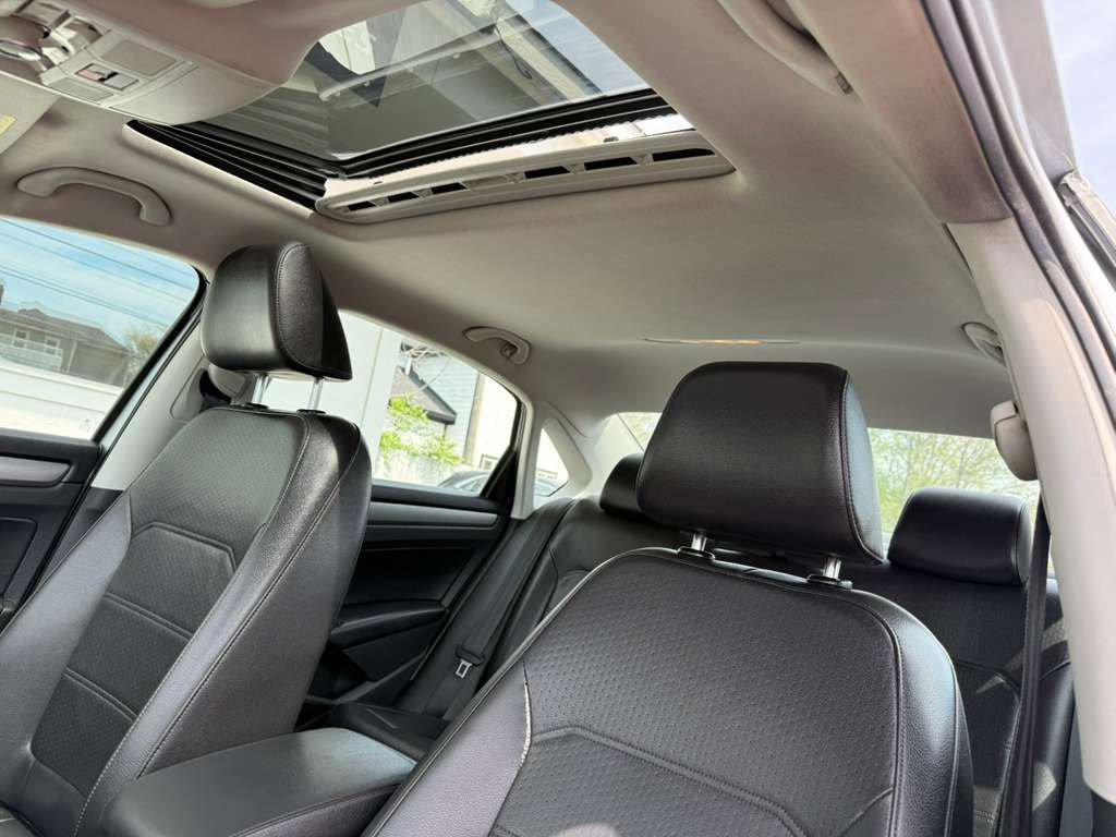 Used 2014 Volkswagen Passat TDI SE FWD image 21