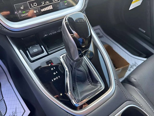 Used 2025 Subaru Outback Limited image 24