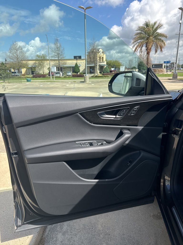 Used 2025 Audi Q8 Premium w/ Black Optic Package image 19