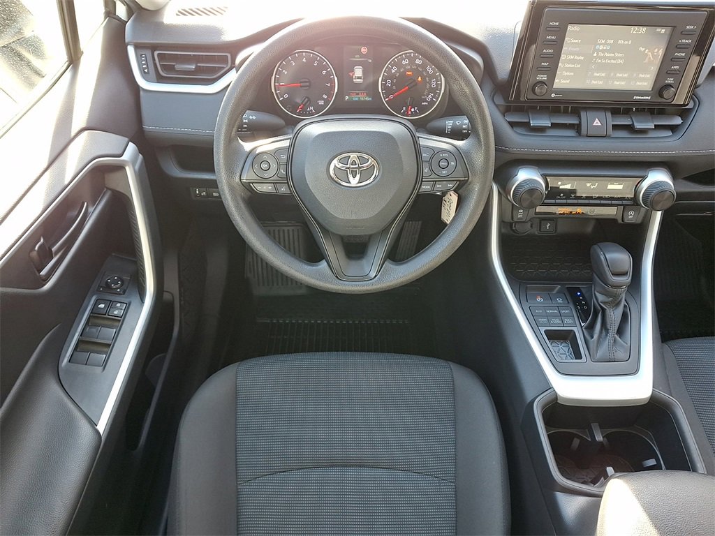 Used 2022 Toyota RAV4 LE image 12