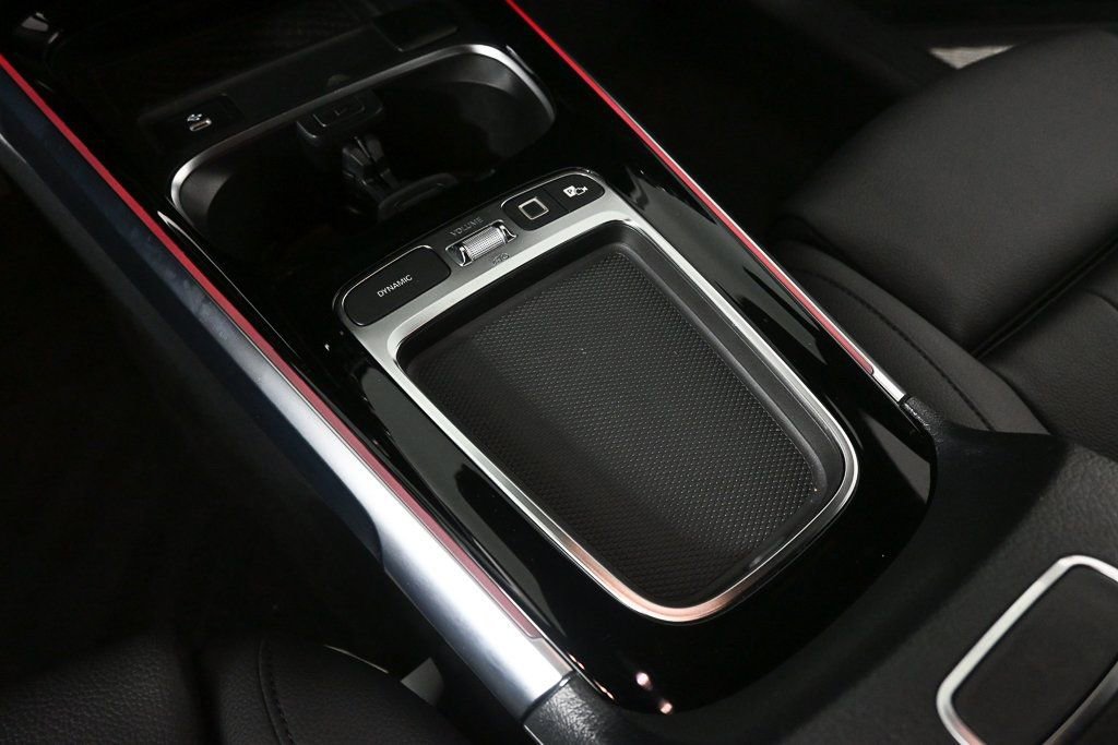 Used 2025 Mercedes-Benz GLB 250 image 15