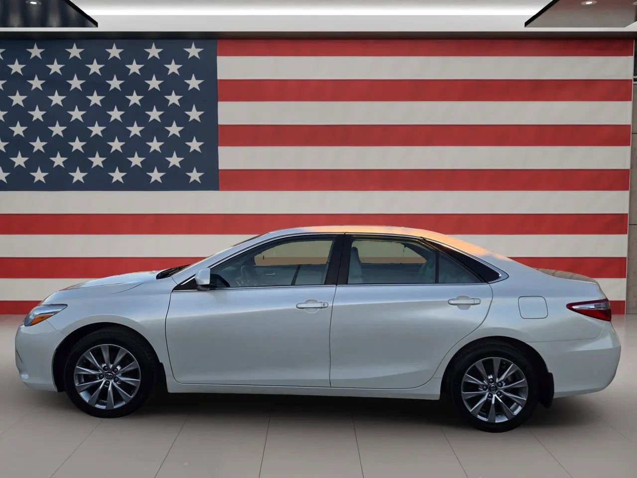 Used 2017 Toyota Camry XLE image 5