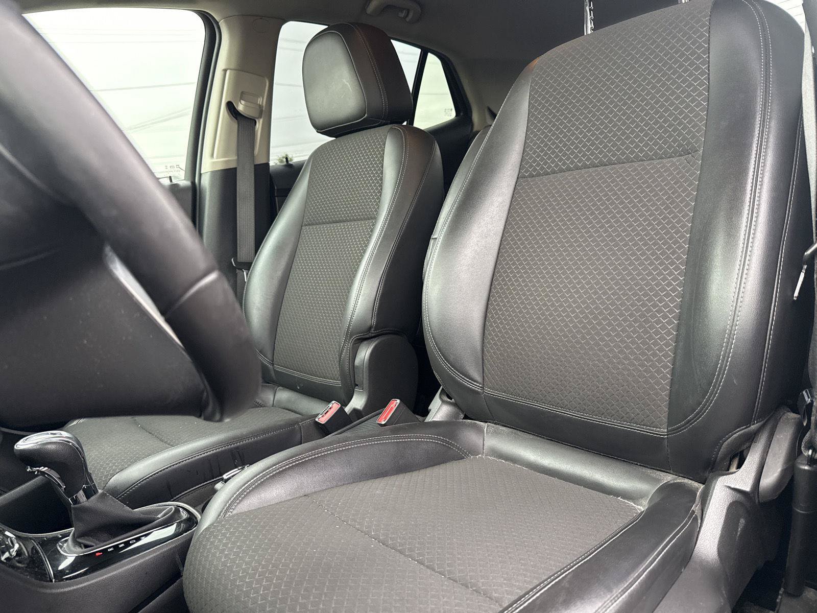 Used 2019 Buick Encore Preferred AWD/4WD image 8