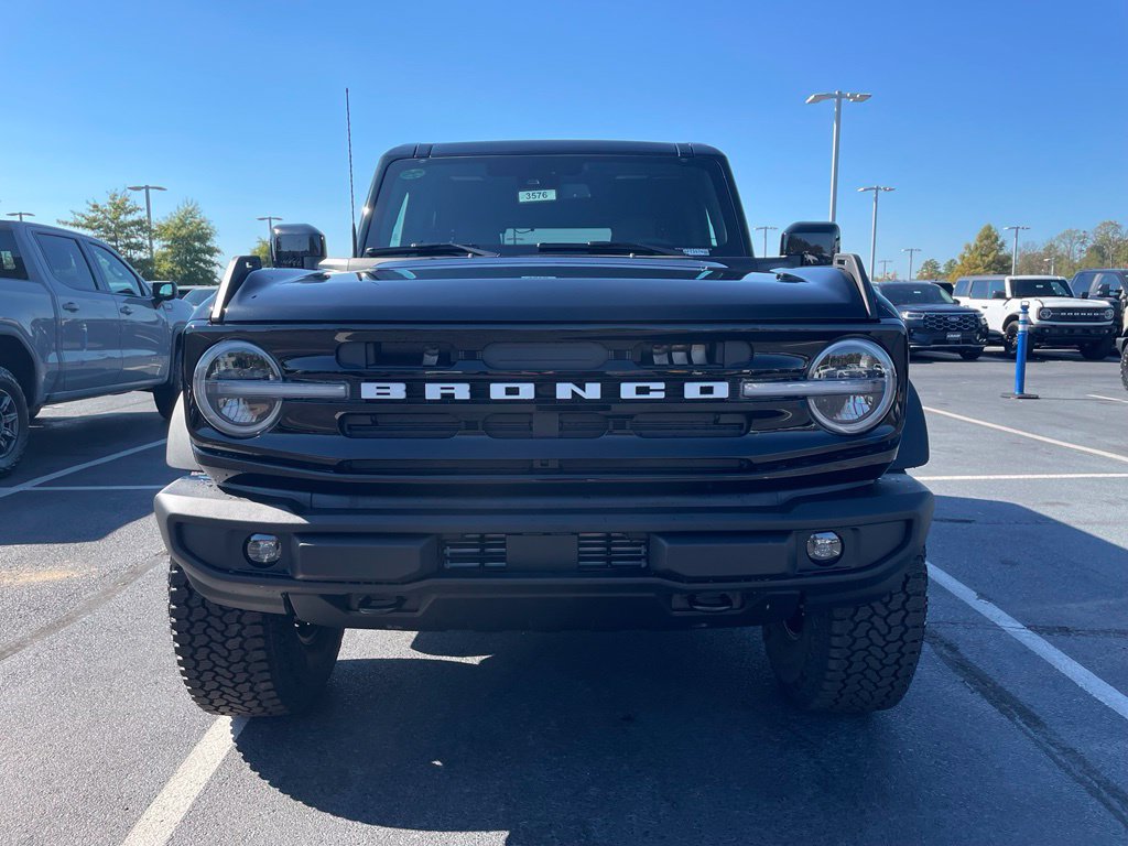 New 2026 Ford Bronco Outer Banks w/ Sasquatch Package AWD/4WD image 2
