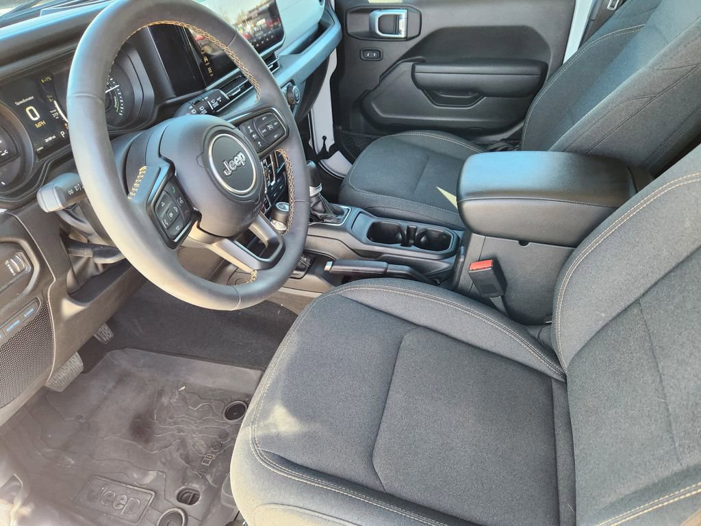 Used 2024 Jeep Wrangler Unlimited AWD/4WD image 7