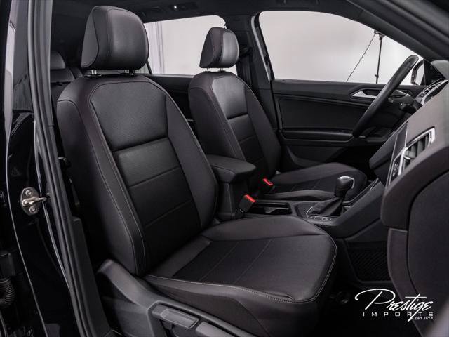 Used 2020 Volkswagen Tiguan SE R-Line FWD image 33