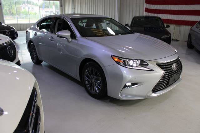 Used 2018 Lexus ES 350 w/ Premier Package FWD image 37