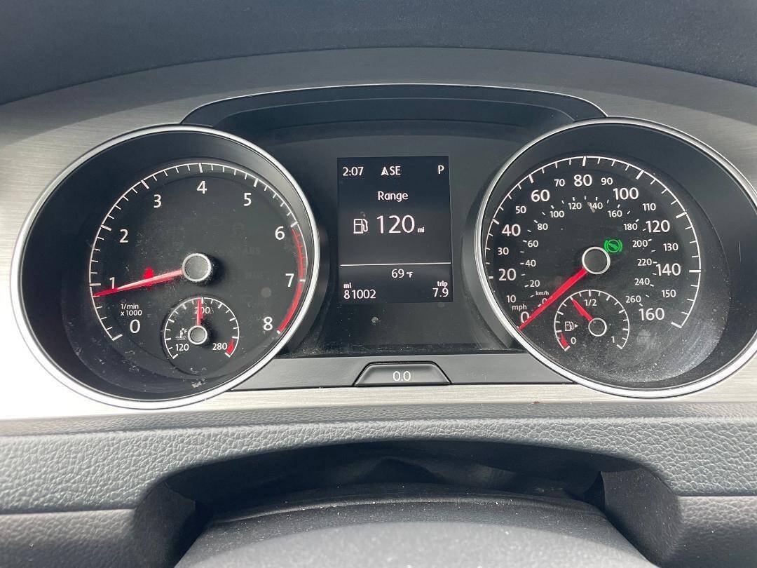 Used 2015 Volkswagen Golf S FWD image 16