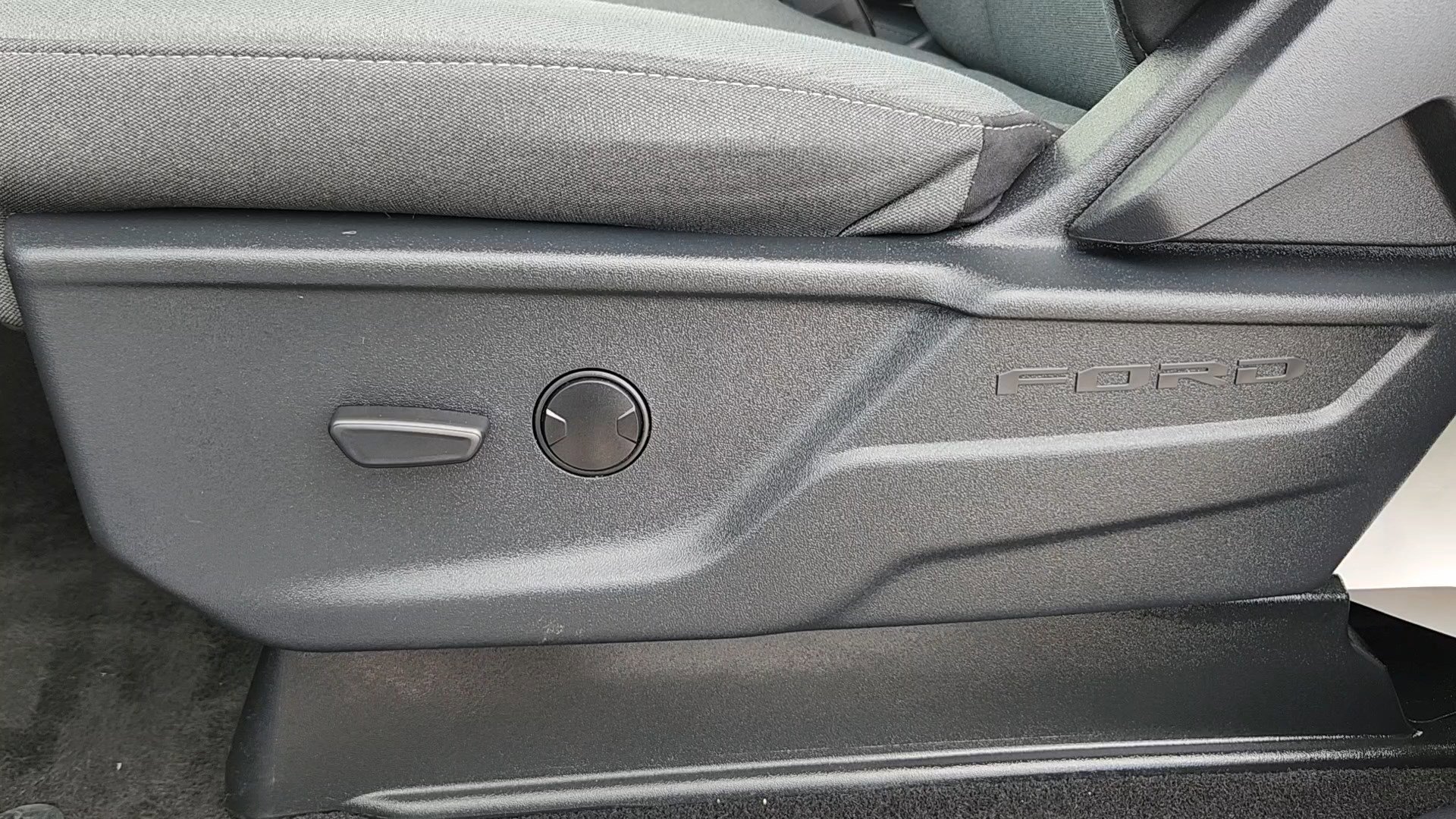 Certified 2025 Ford F150 XLT w/ Equipment Group 301A Standard AWD/4WD image 9