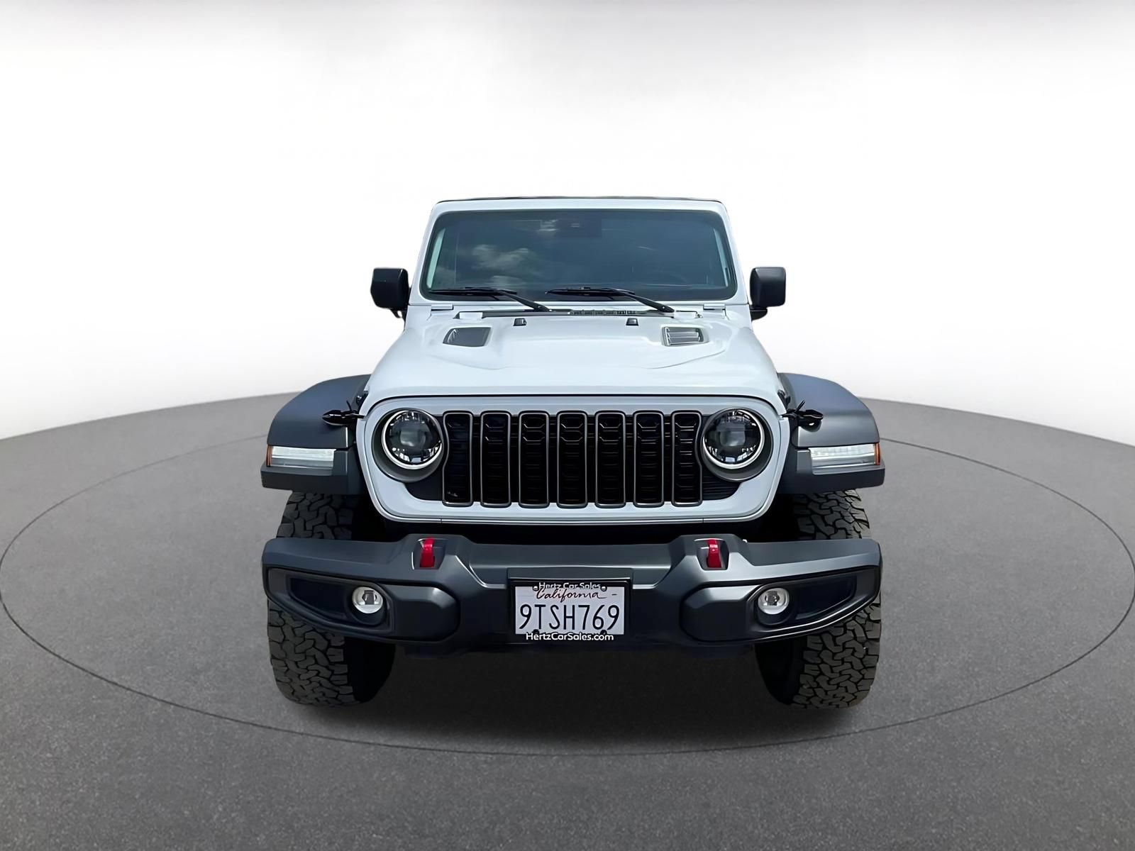 Used 2025 Jeep Wrangler Unlimited Rubicon AWD/4WD image 4