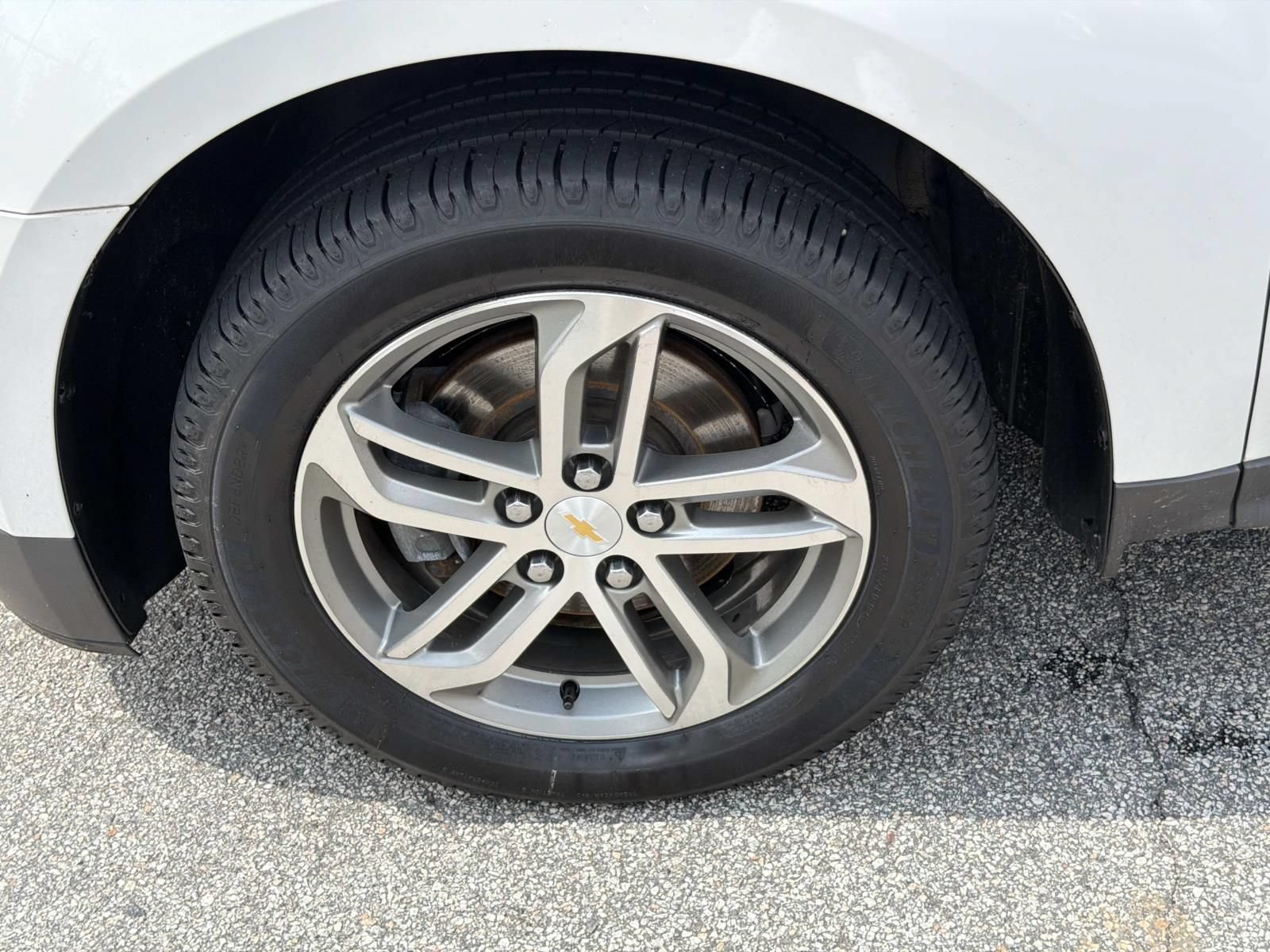 Used 2016 Chevrolet Equinox LTZ w/ Enhanced Convenience Package FWD image 11