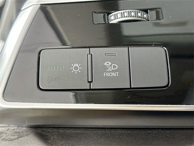 Used 2023 Audi Q8 Premium w/ Convenience Package image 24