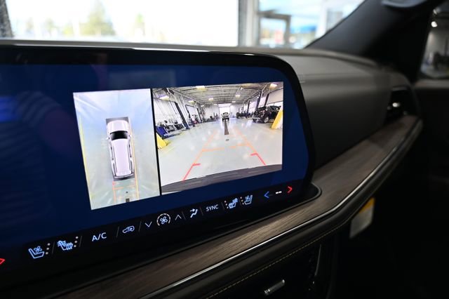 New 2026 Chevrolet Suburban Premier AWD/4WD image 17