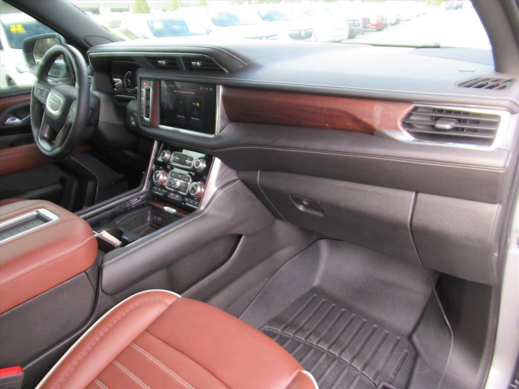 Used 2023 GMC Yukon Denali Ultimate image 11