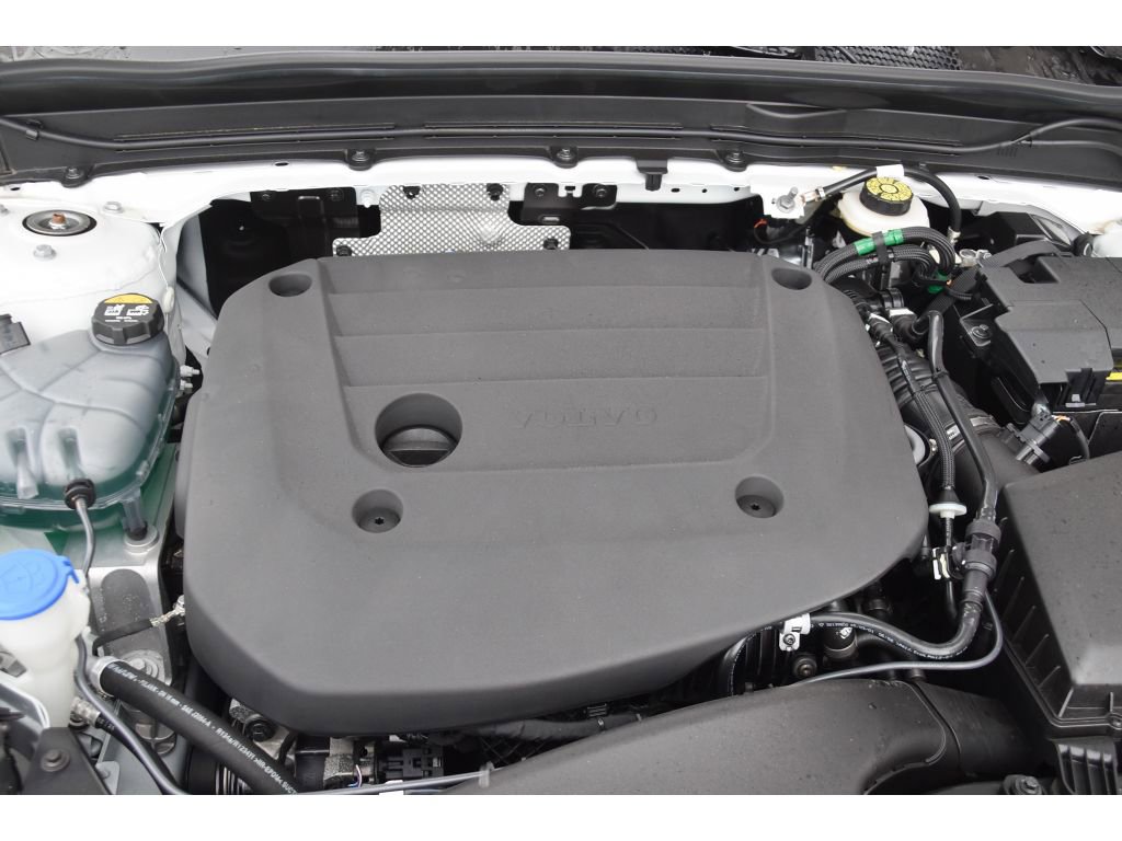 Certified 2025 Volvo XC40 B5 Core w/ Protection Package Premier image 22