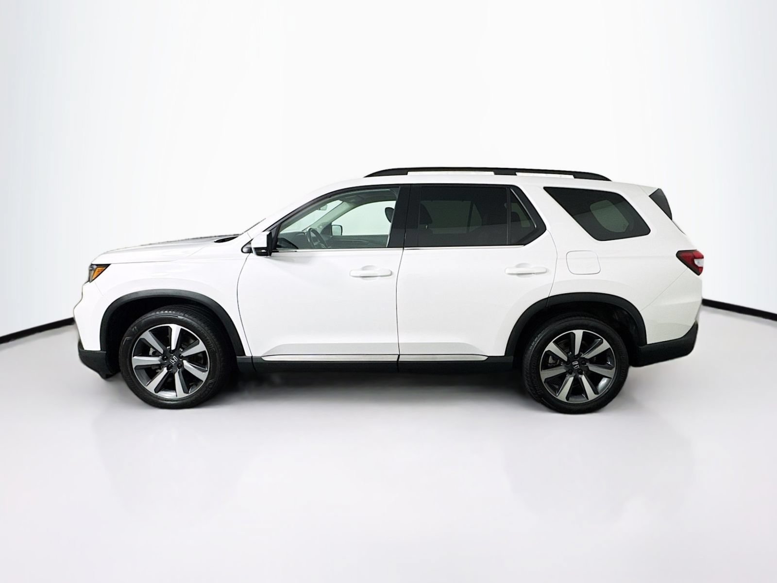 Used 2023 Honda Pilot Touring image 5