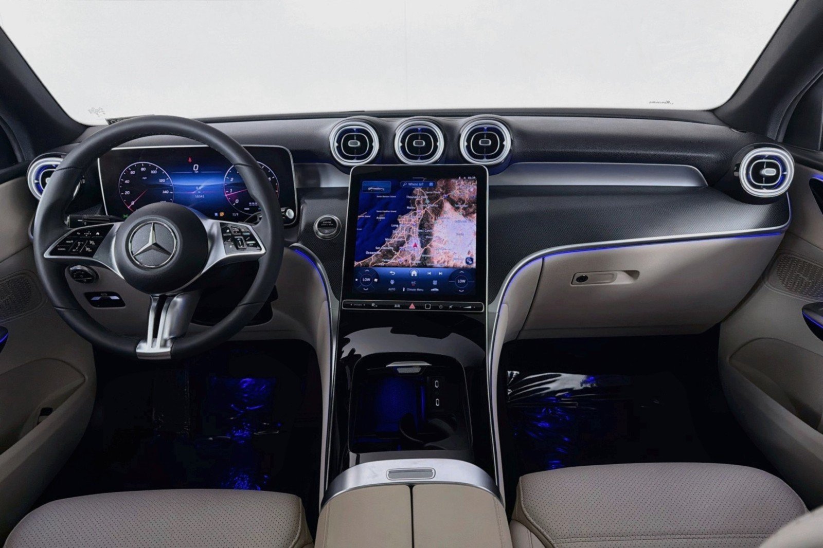 Certified 2025 Mercedes-Benz GLC 300 4MATIC image 5