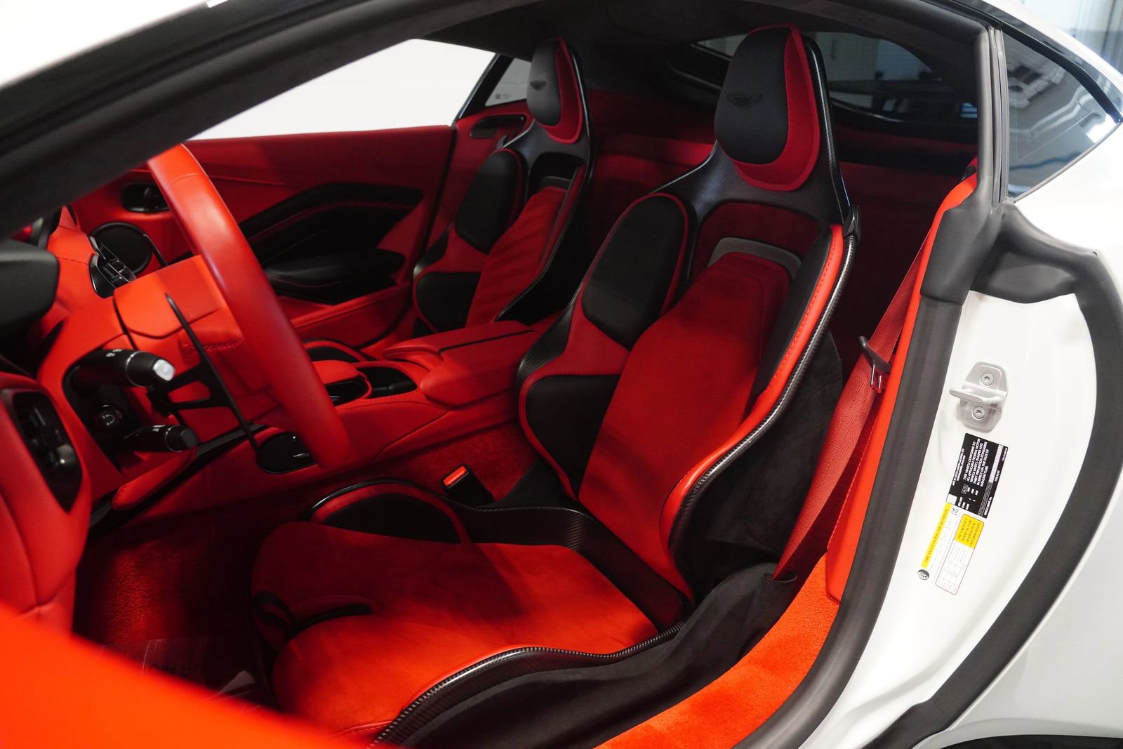 Used 2023 Aston Martin V12 Vantage RWD image 14