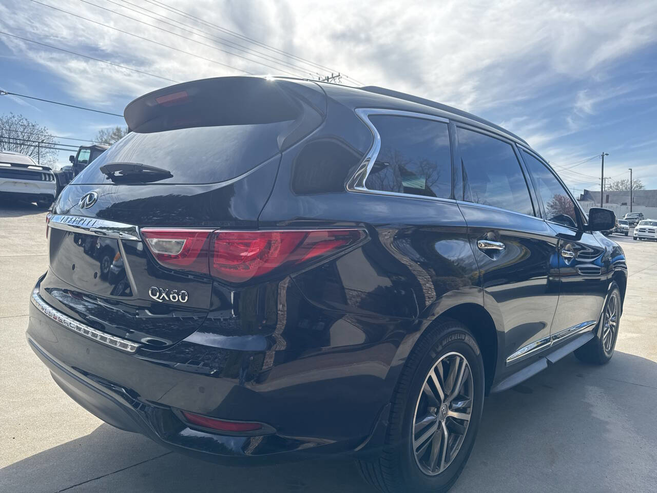 Used 2016 INFINITI QX60 AWD w/ Premium Plus Package image 5