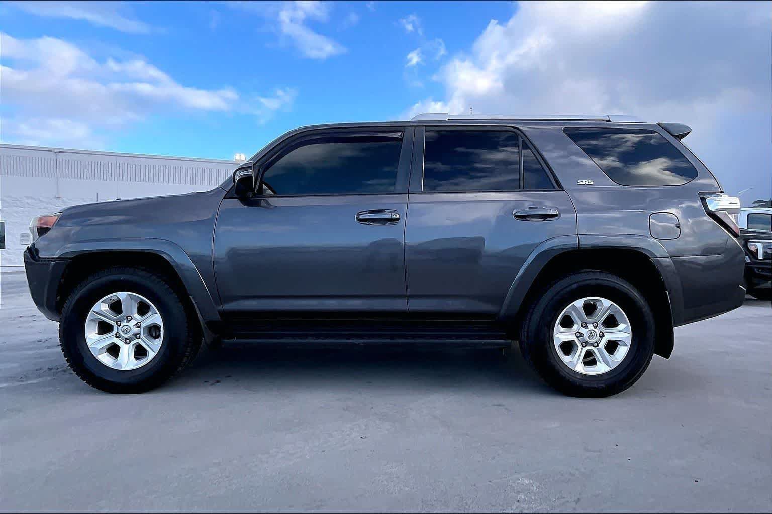 Used 2018 Toyota 4Runner SR5 Premium RWD image 3
