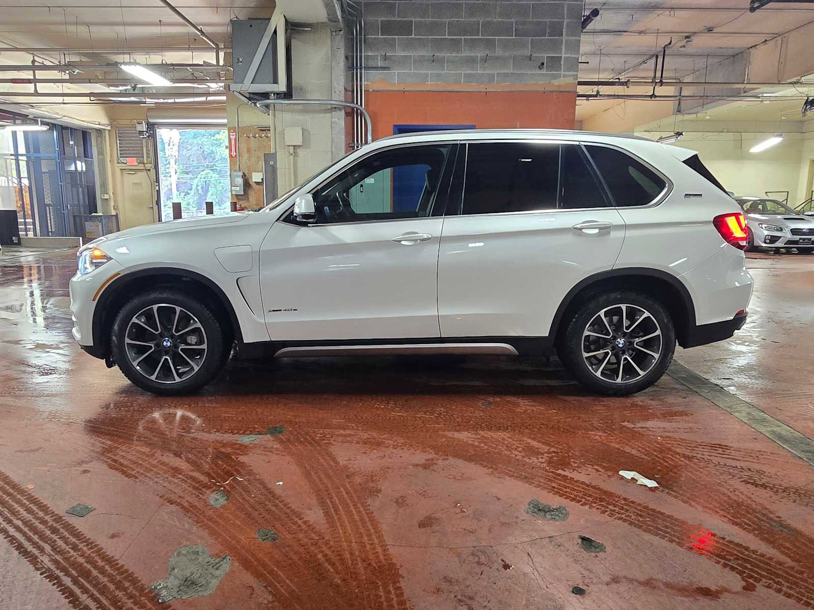 Used 2017 BMW X5 xDrive40e image 7