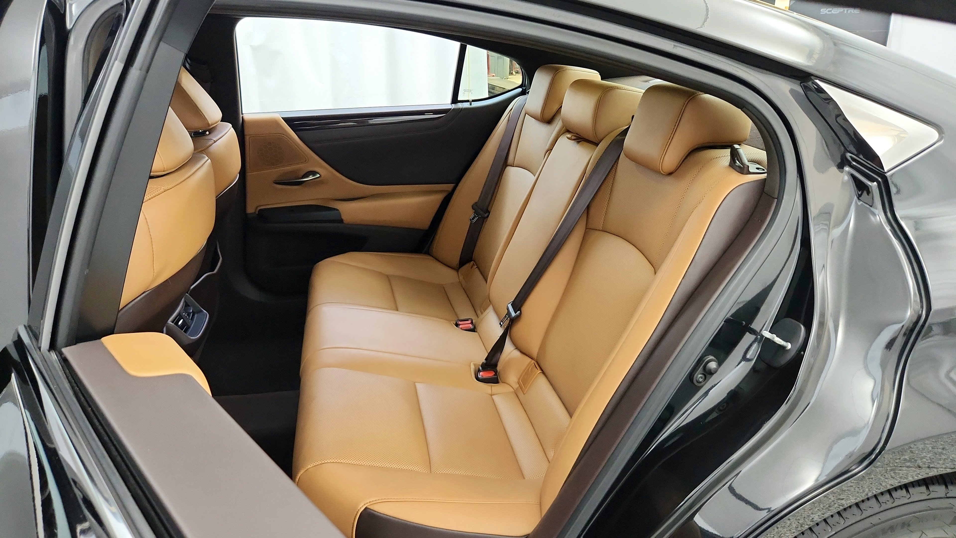 Used 2020 Lexus ES 300h w/ Premium Package FWD image 25