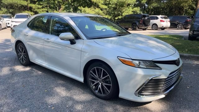 Used 2023 Toyota Camry XLE w/ Navigation Package FWD image 2