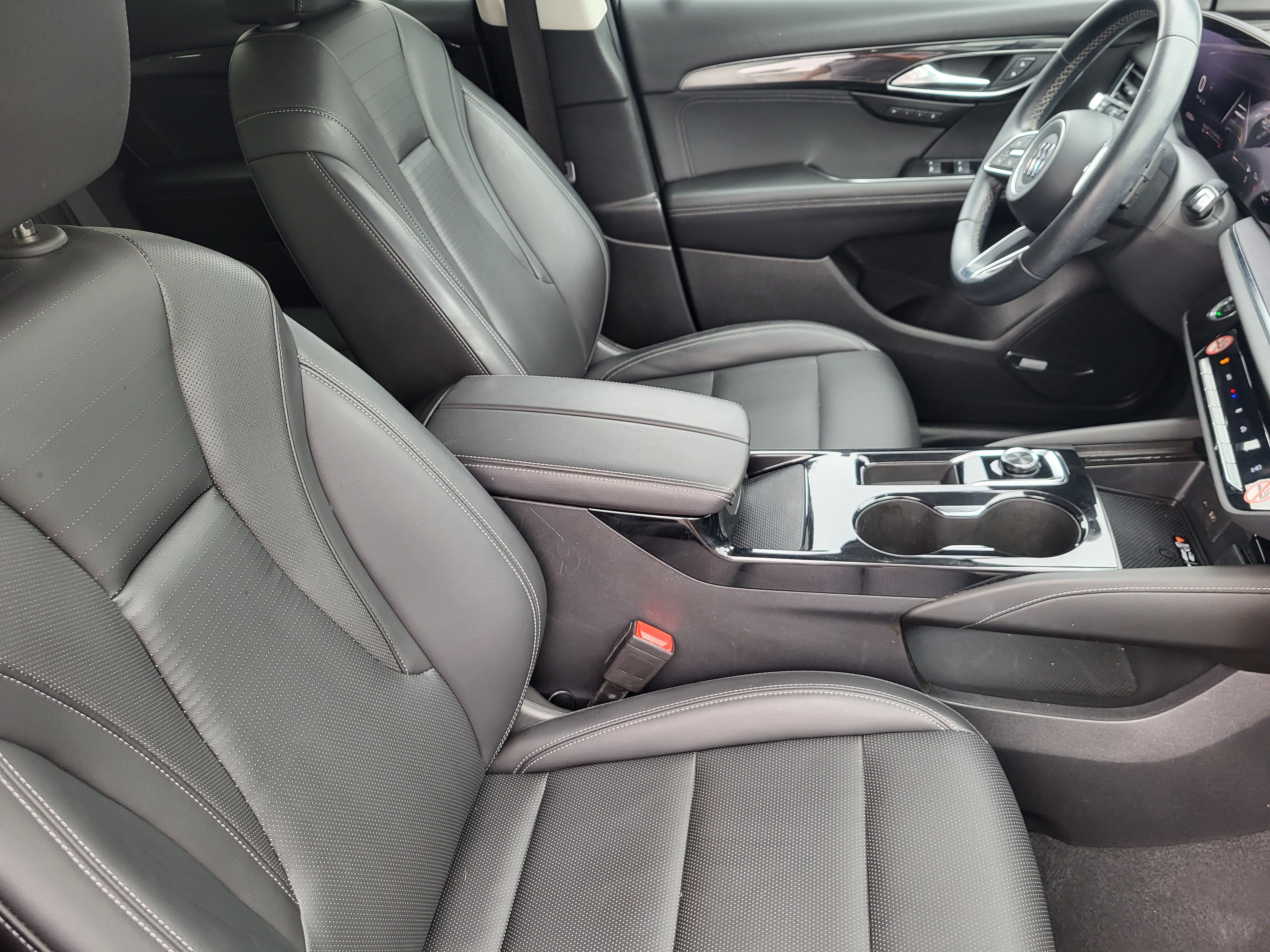 Used 2024 Buick Envision Preferred AWD/4WD image 13