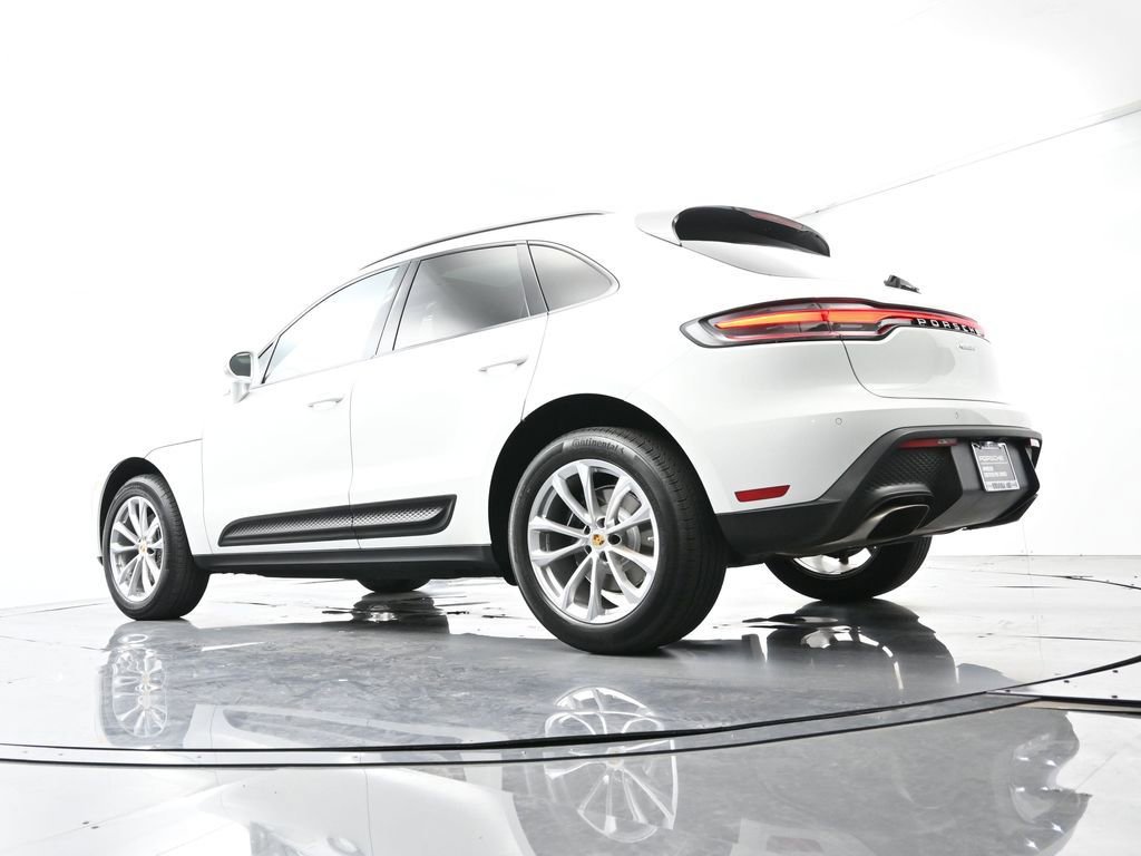 Certified 2022 Porsche Macan AWD/4WD image 48