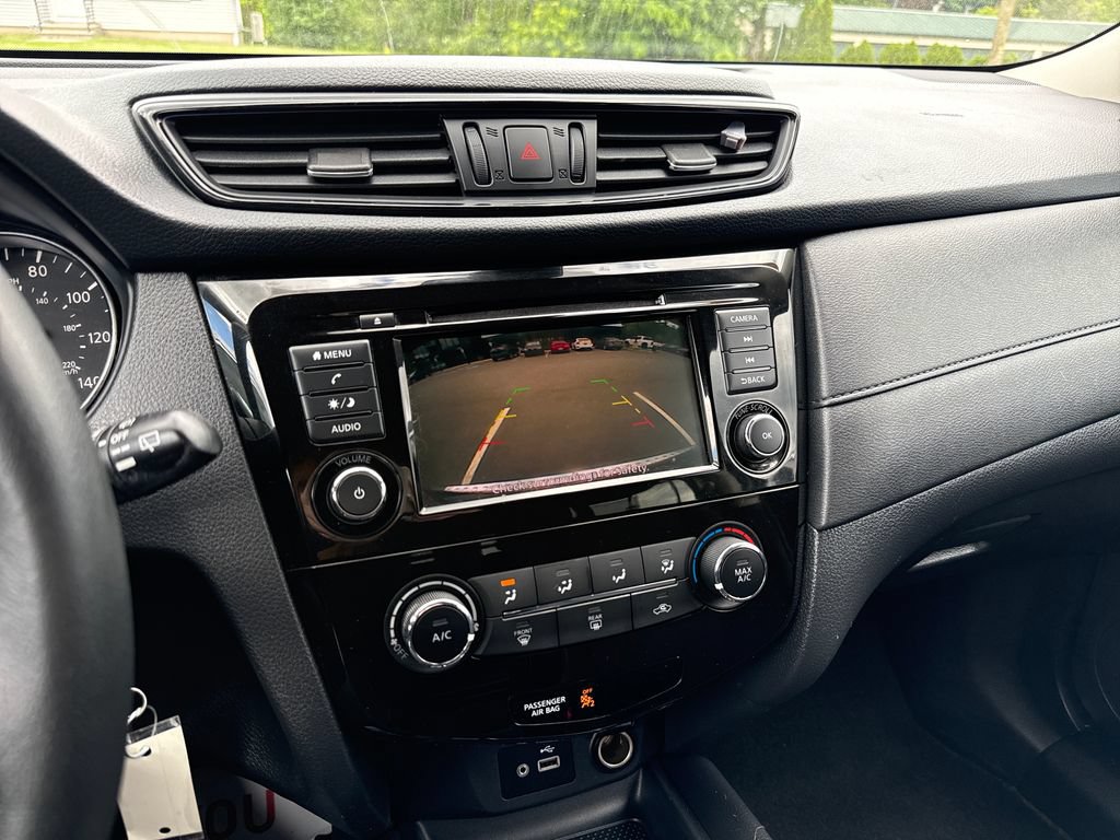 Used 2020 Nissan Rogue S w/ Special Edition Package AWD/4WD image 11