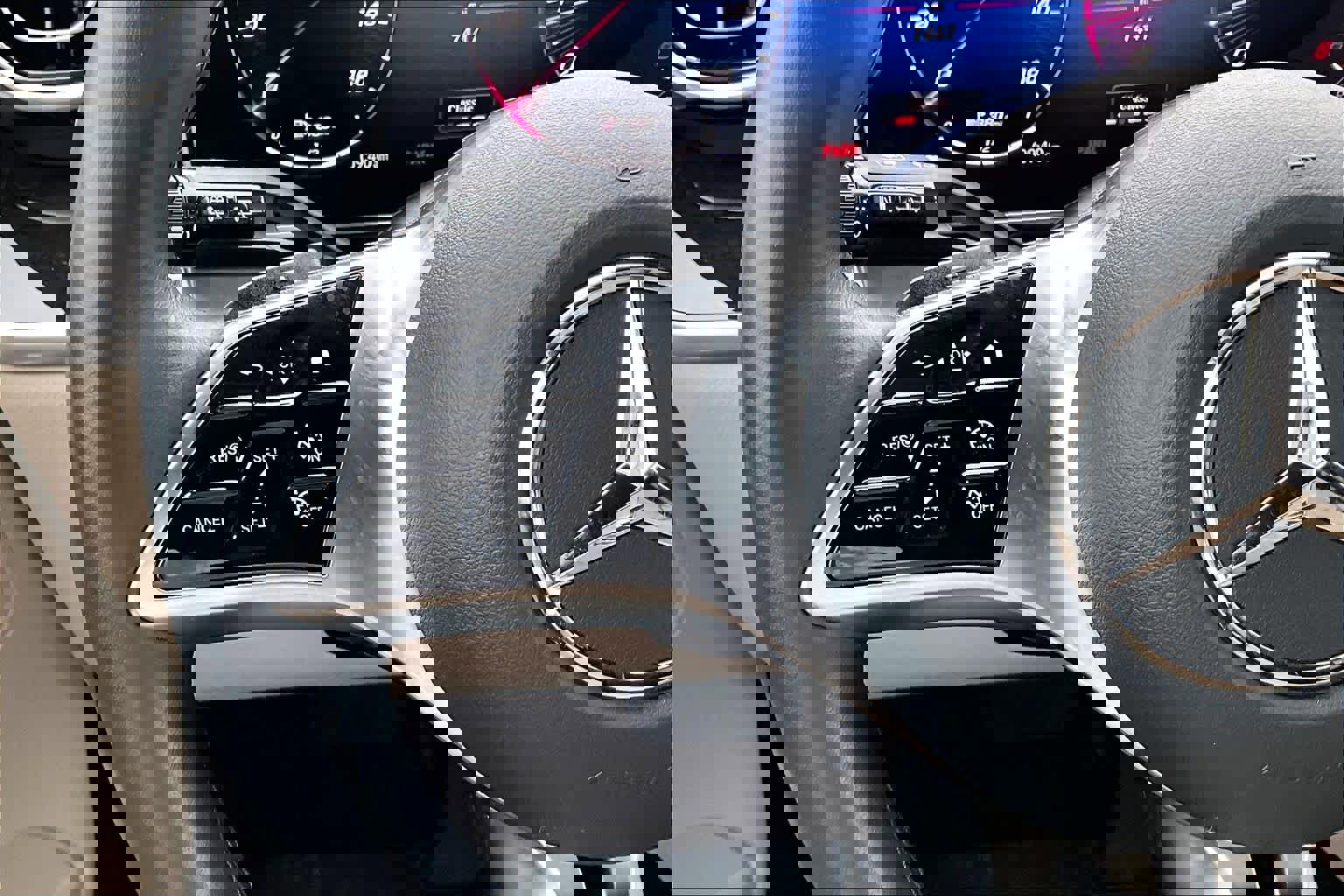 Certified 2025 Mercedes-Benz GLC 300 4MATIC image 24