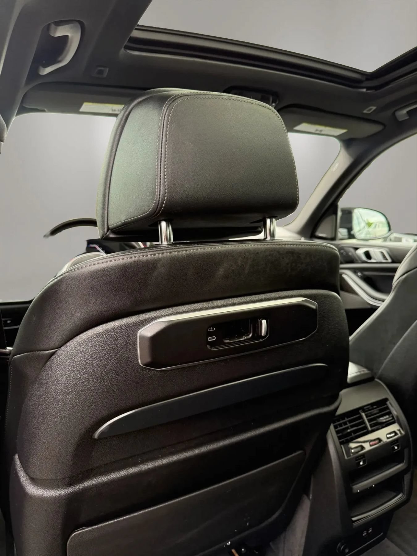 Used 2024 BMW X5 M60i w/ Executive Package AWD/4WD image 22