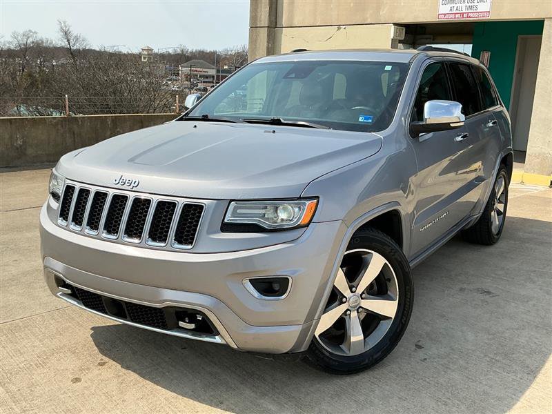 Used 2016 Jeep Grand Cherokee Overland w/ Advanced Technology Group AWD/4WD image 2