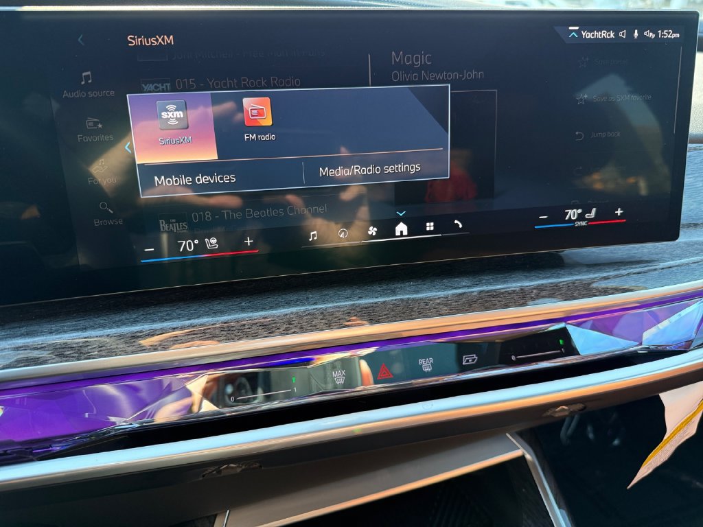 Certified 2026 BMW 750e xDrive AWD/4WD image 23