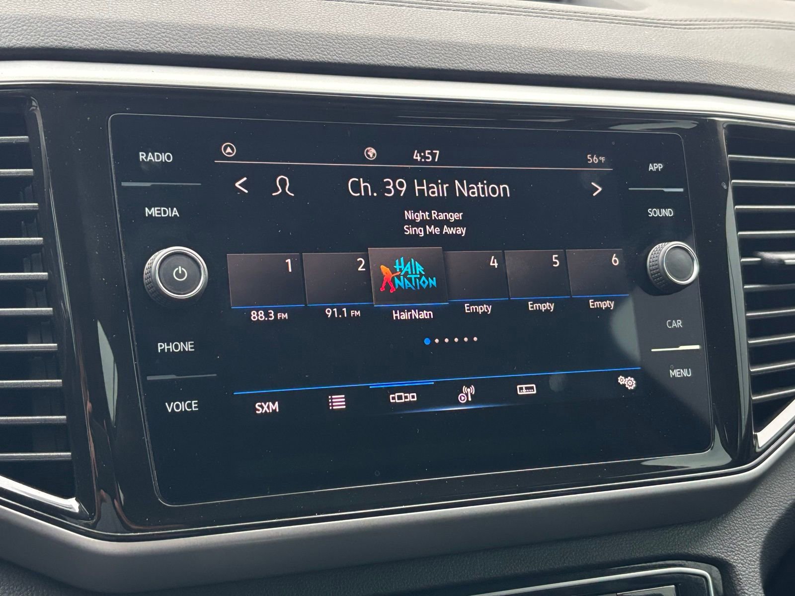 Used 2023 Volkswagen Atlas SE image 25