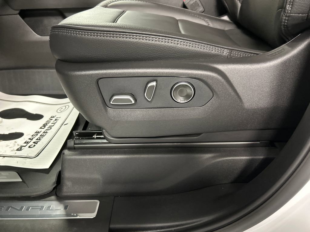 New 2026 GMC Sierra 2500 Denali w/ Denali Reserve Package image 11